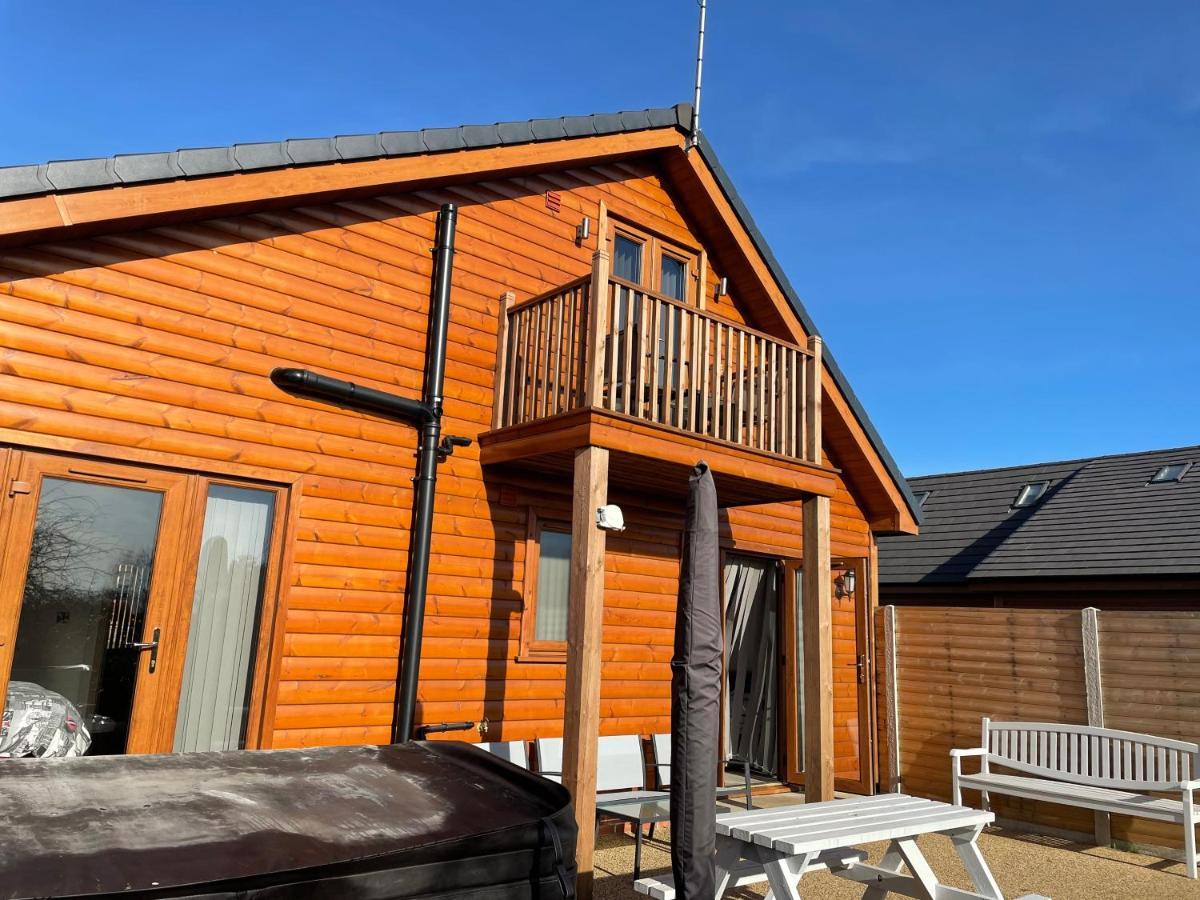 31 Cherry East Riding Of Yorkshire Hot Tub & Fishing Garton Eksteriør billede